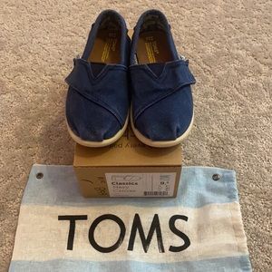 Toms Toddler size 9.5